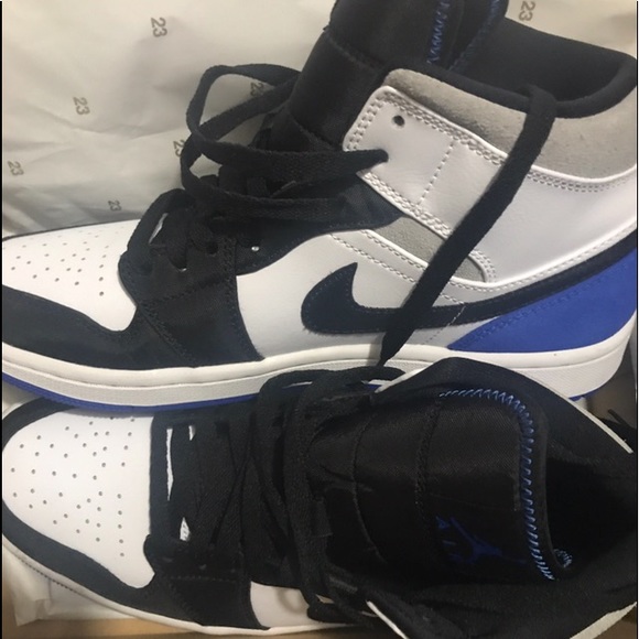 Jordan 1s mid se - Picture 3 of 4